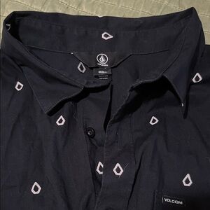 Volcom Men's Dark Shirt with Light Pattern
